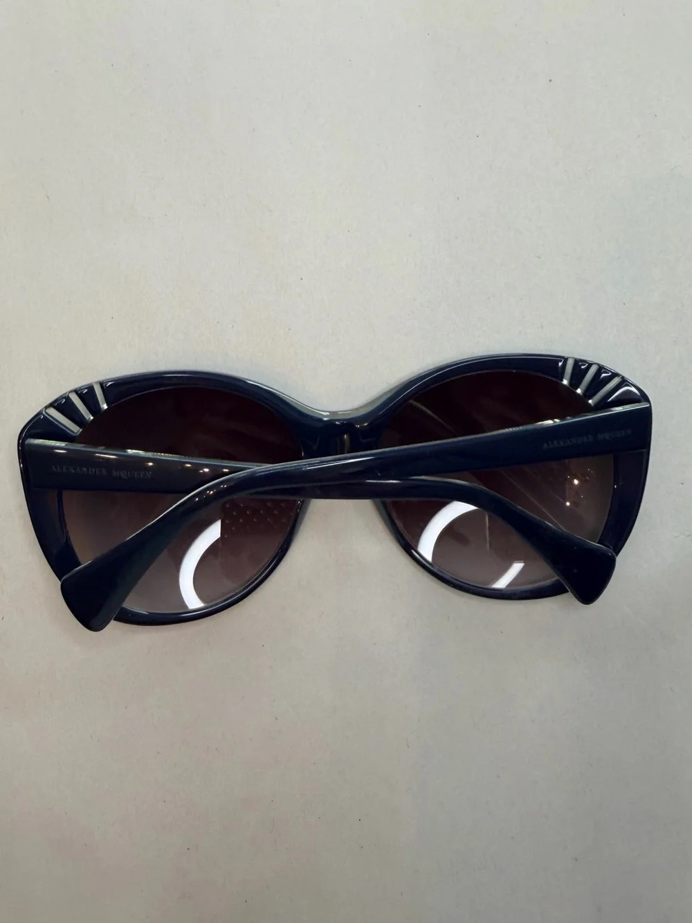 Alexander McQueen Navy Cat-Eye Sunglasses with Dark Lenses